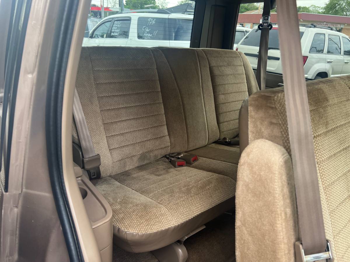 Gmc-safari-van-1995-6