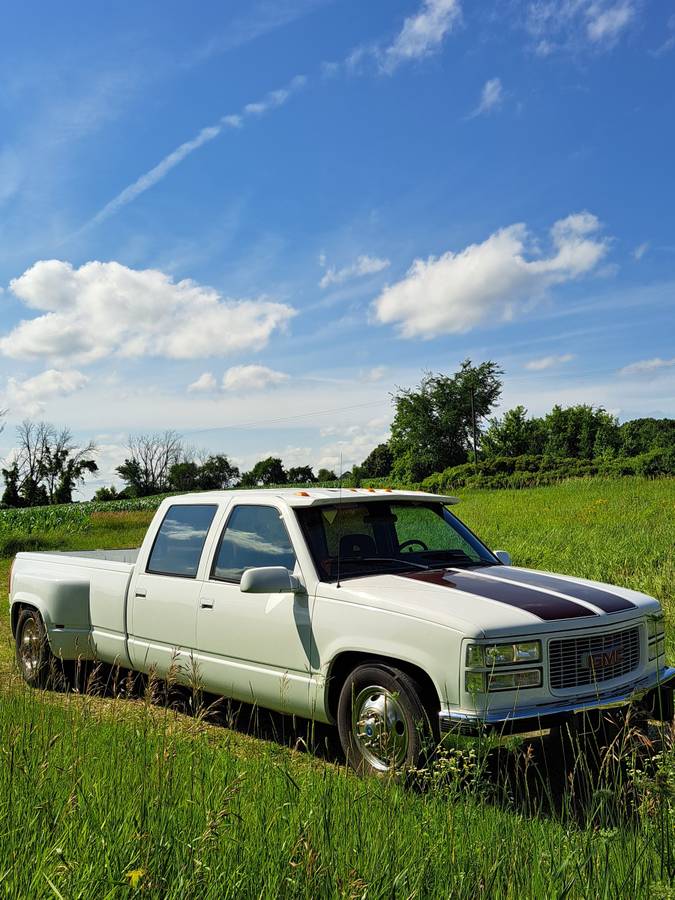 Gmc-sierra-1-ton-nominal-1993-white-1