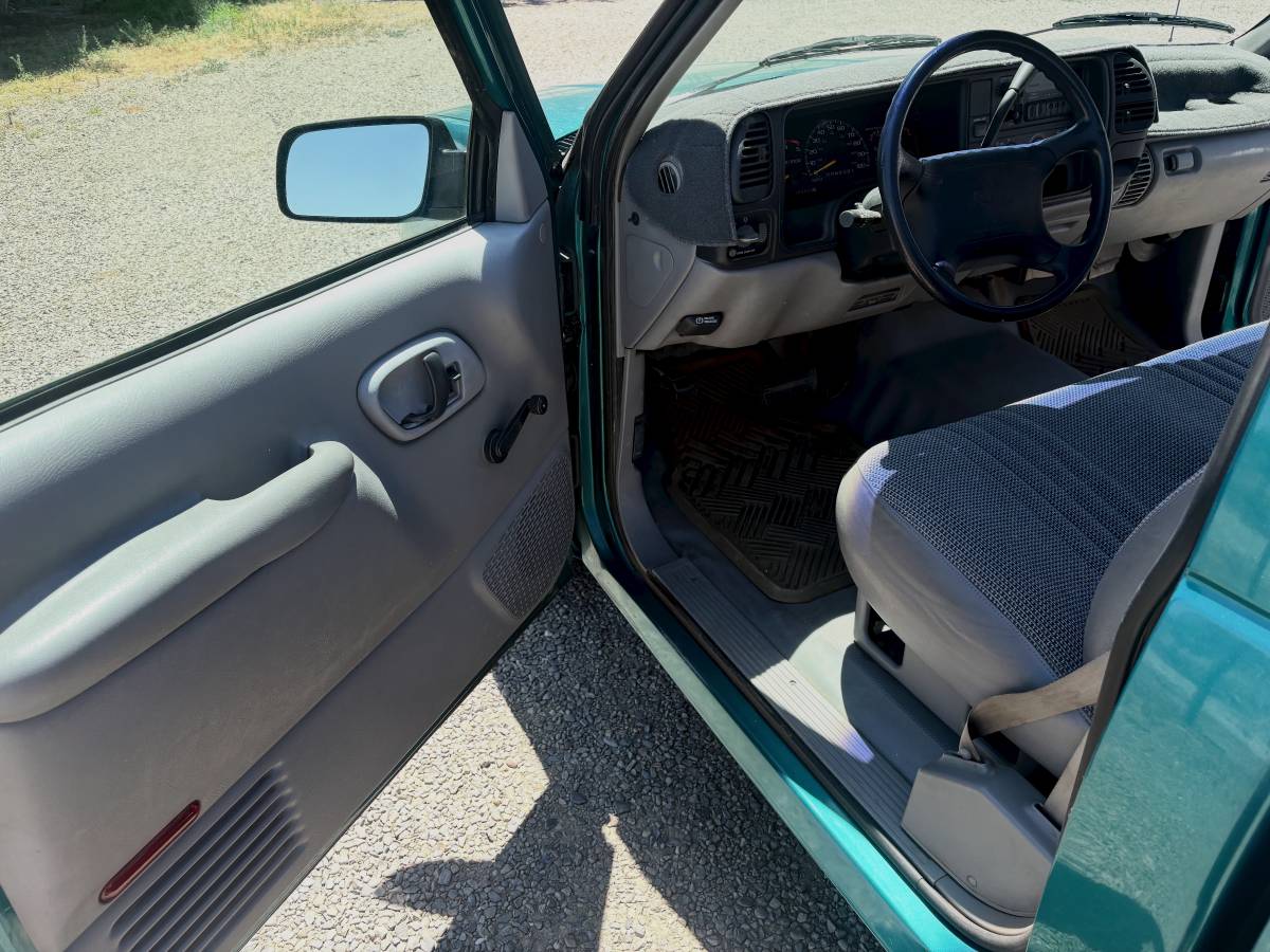 Gmc-sierra-12-ton-1995-green-8