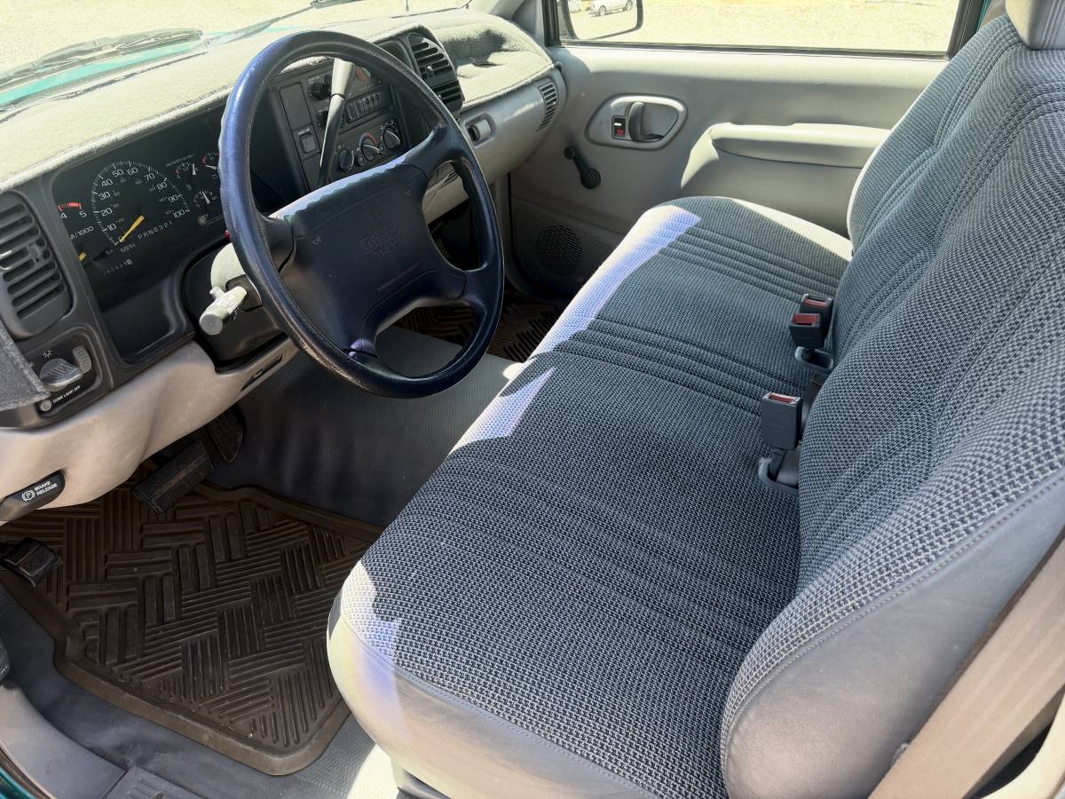 Gmc-sierra-12-ton-1995-green-9