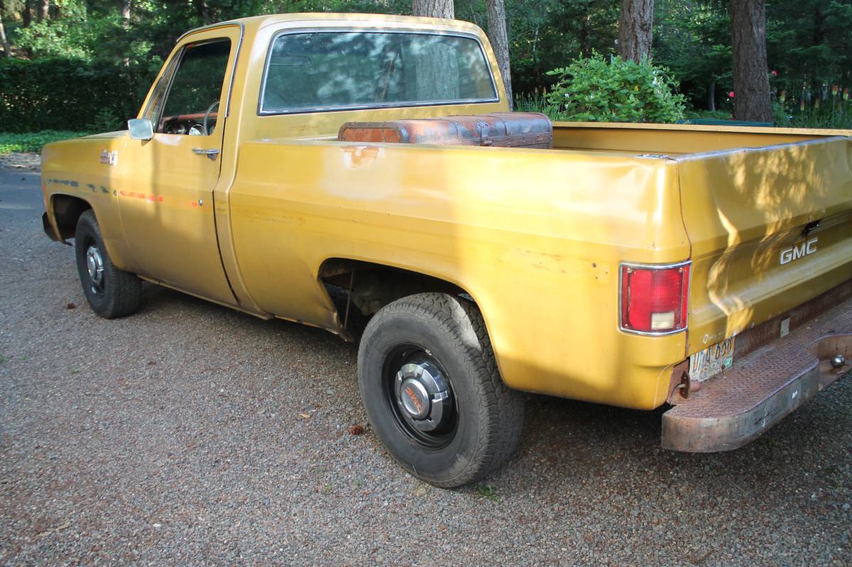 Gmc-sierra-1500-1975-yellow-10