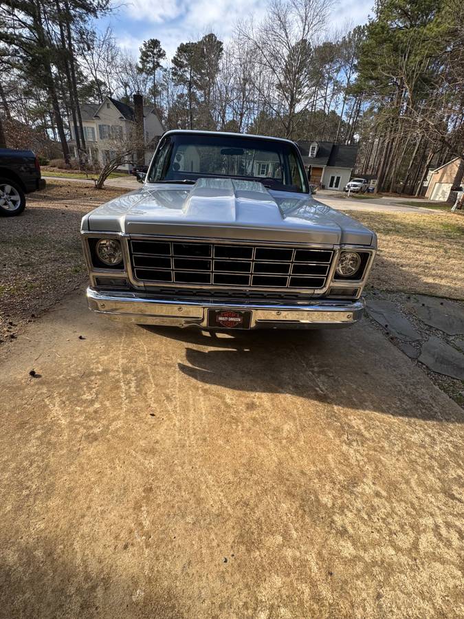 Gmc-sierra-1500-1979-silver-3