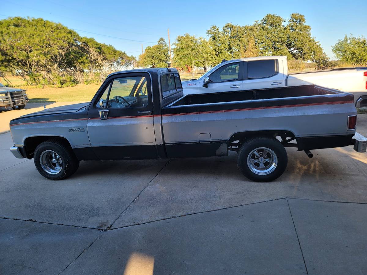 Gmc-sierra-1500-1985-black-2