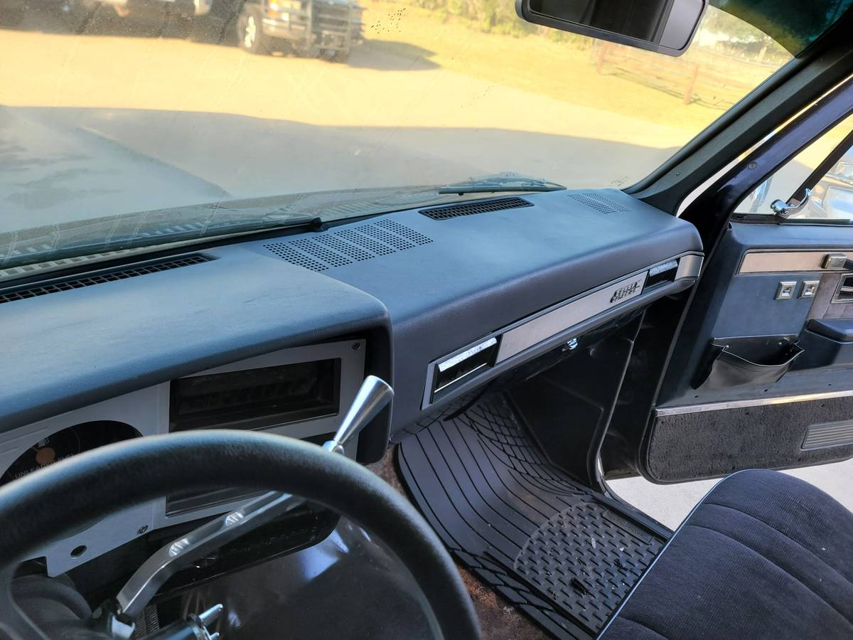 Gmc-sierra-1500-1985-black-4