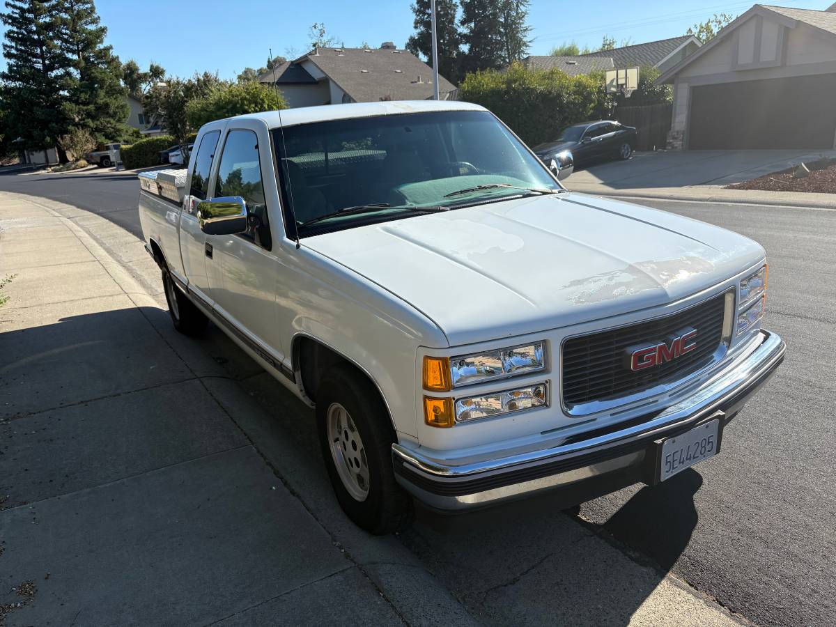 Gmc-sierra-1500-1995-white-1