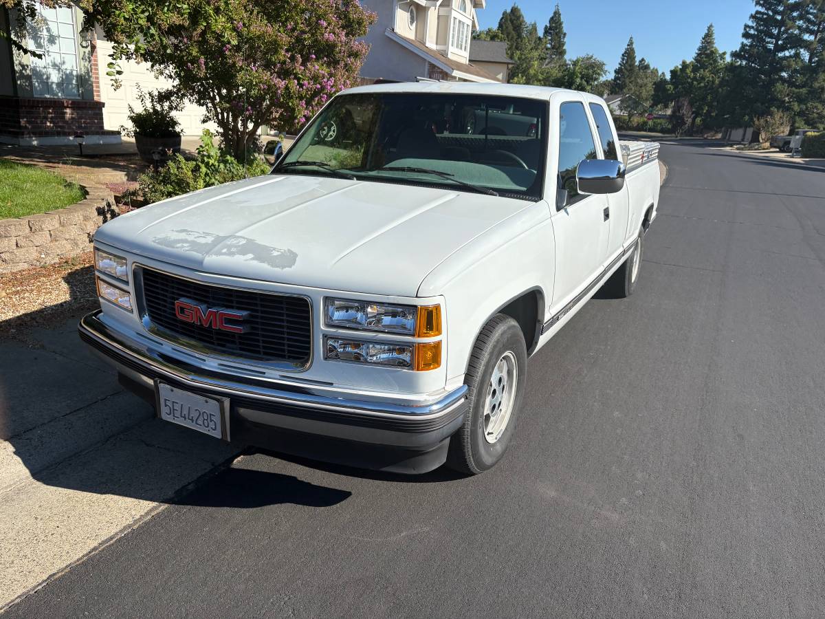 Gmc-sierra-1500-1995-white-2