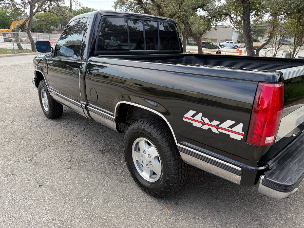 Gmc-sierra-1500-4x4-1990-black-2