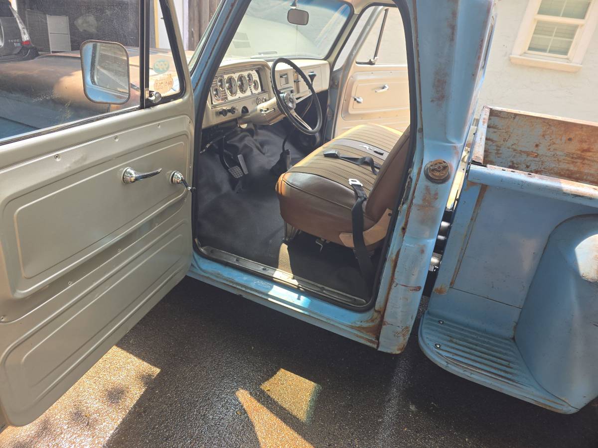 Gmc-sierra-1966-blue-10