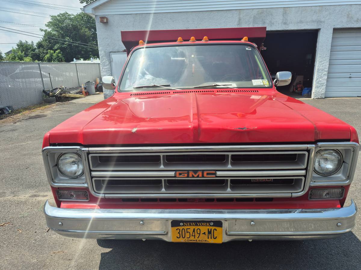 Gmc-sierra-1975-red