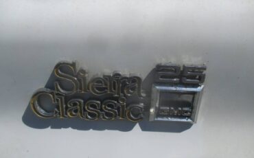 Gmc-sierra-1975-white-12
