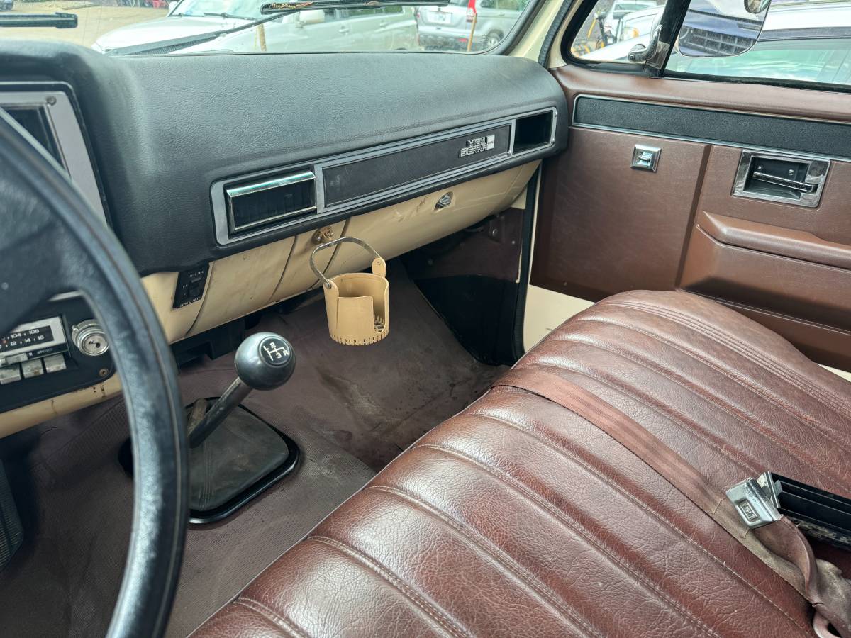 Gmc-sierra-1984-13
