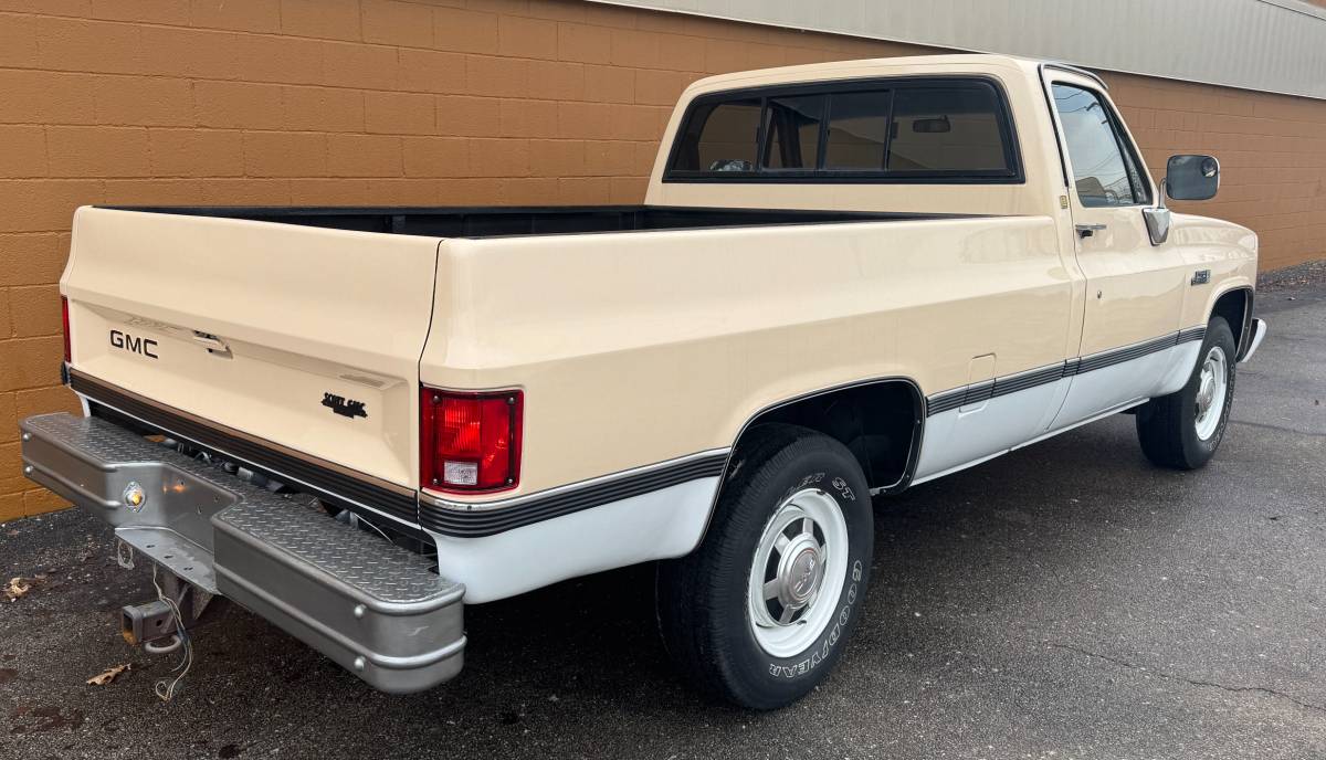 Gmc-sierra-1984-4
