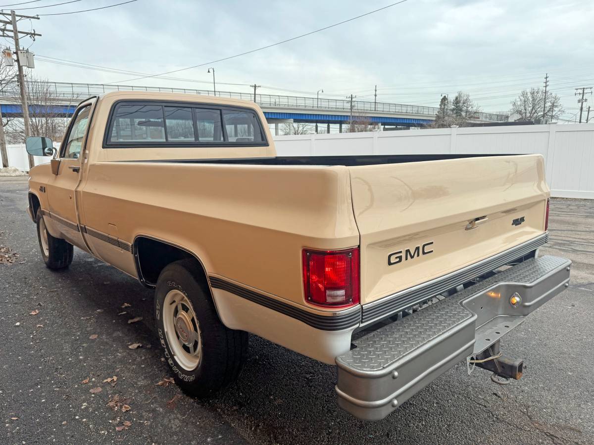 Gmc-sierra-1984-5
