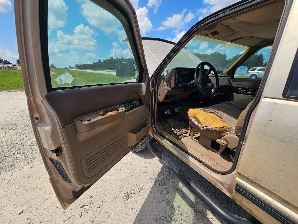 Gmc-sierra-1993-11