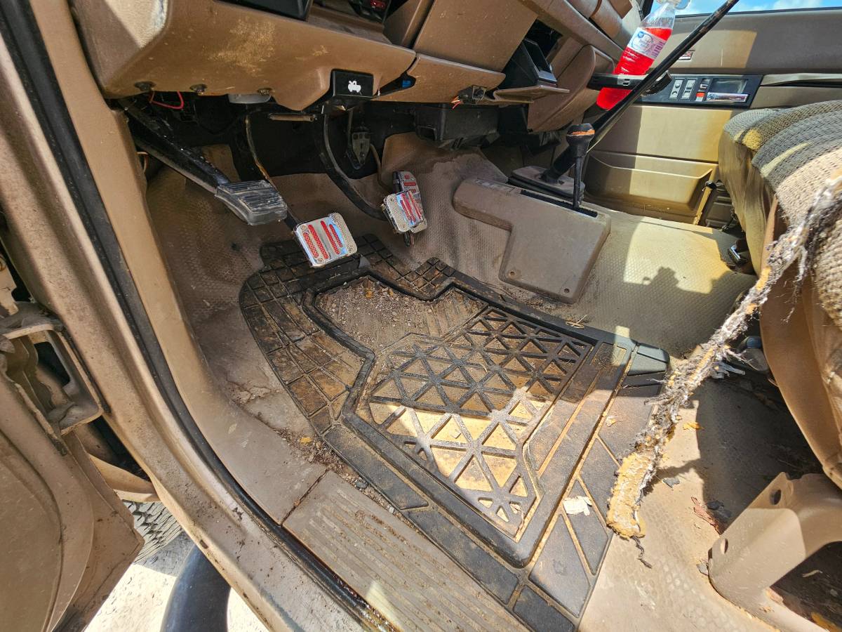 Gmc-sierra-1993-13