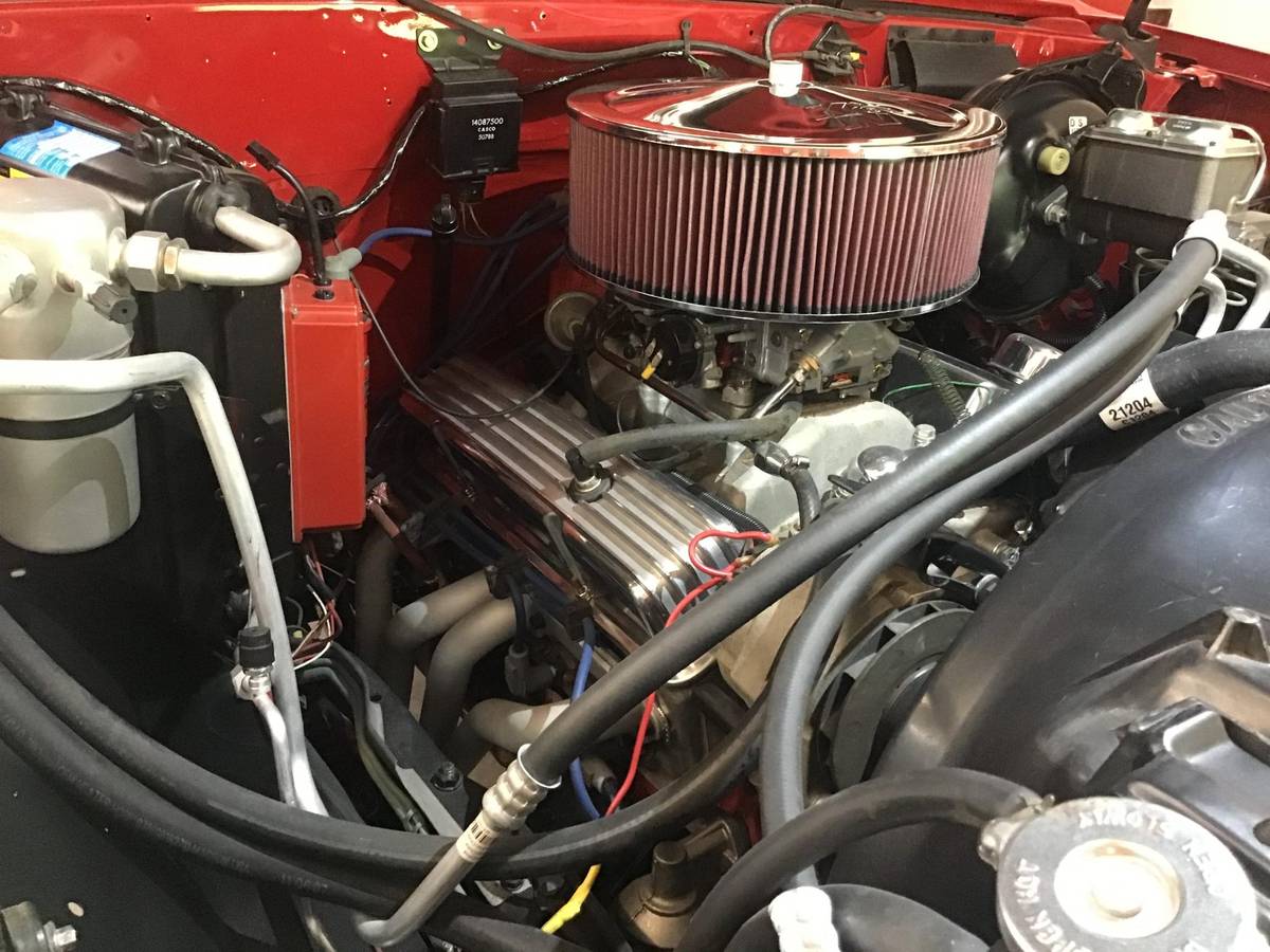 Gmc-sierra-2500-1985-red-10