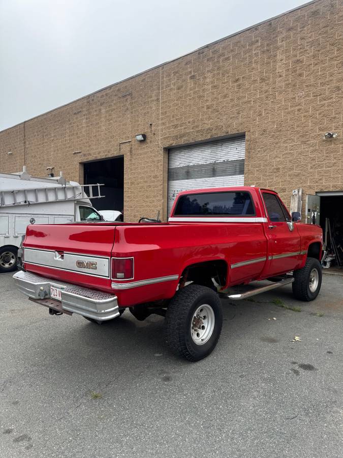 Gmc-sierra-2500-1987-red-10