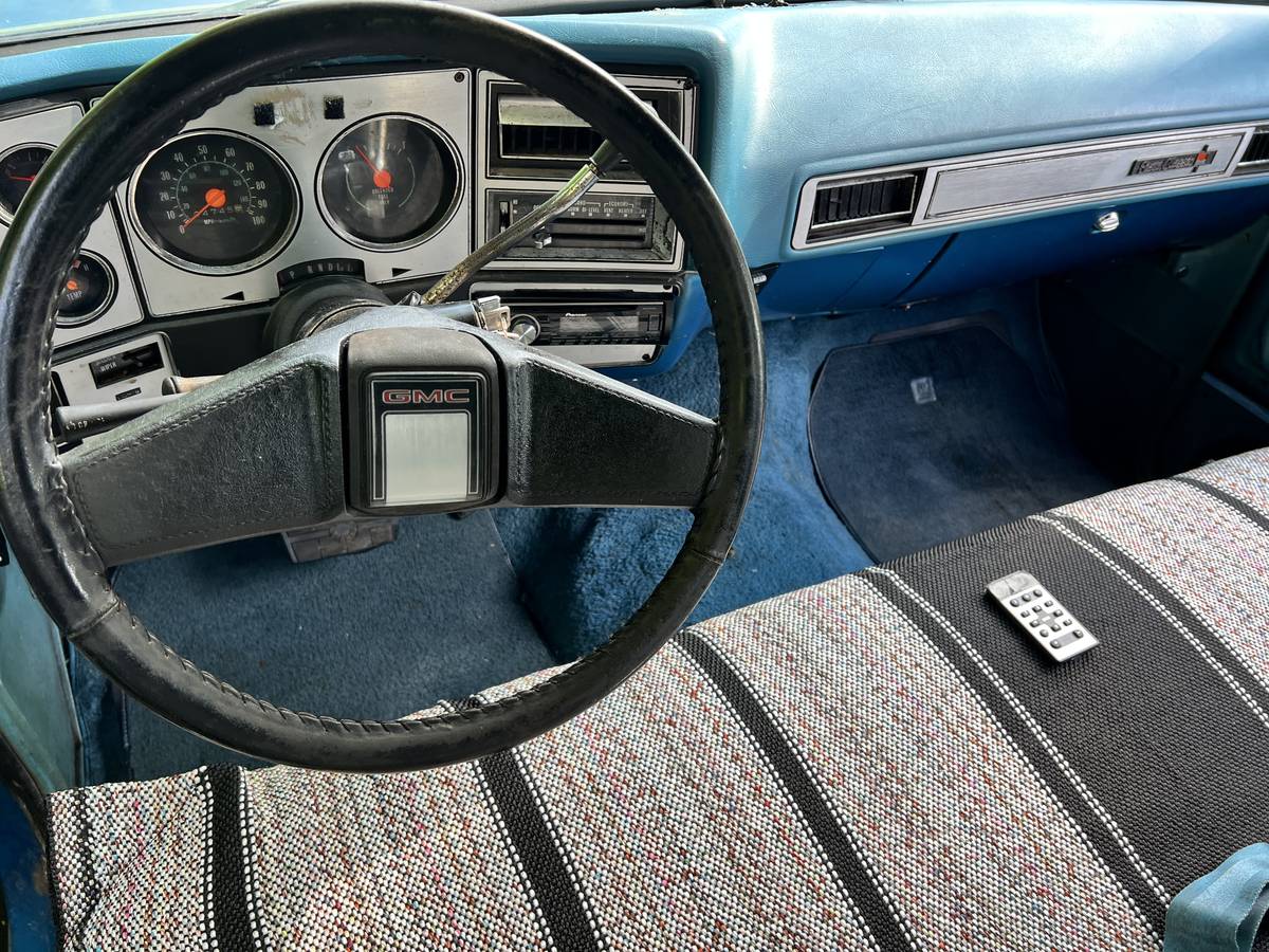 Gmc-sierra-2500-classic-1979-blue-6
