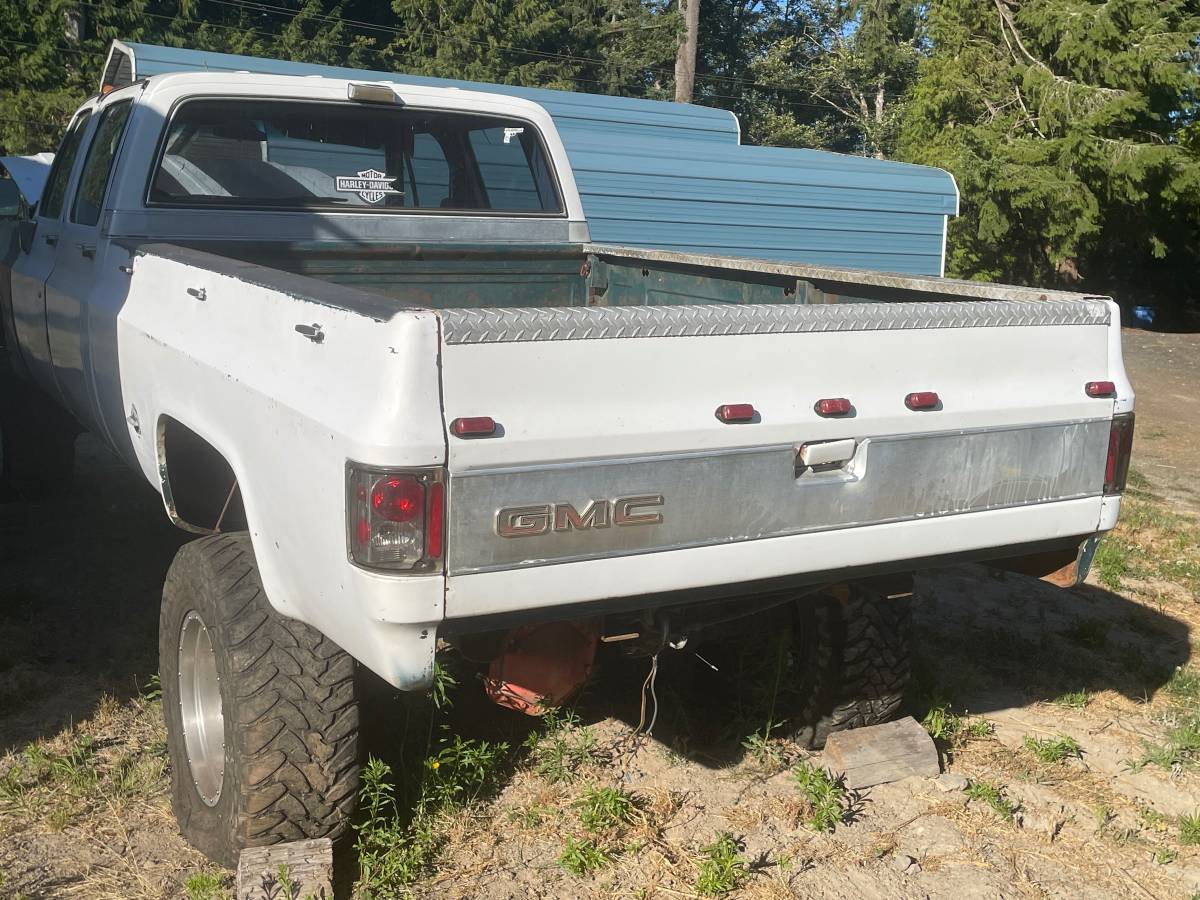 Gmc-sierra-2500-hd-crew-cab-1979-white-1