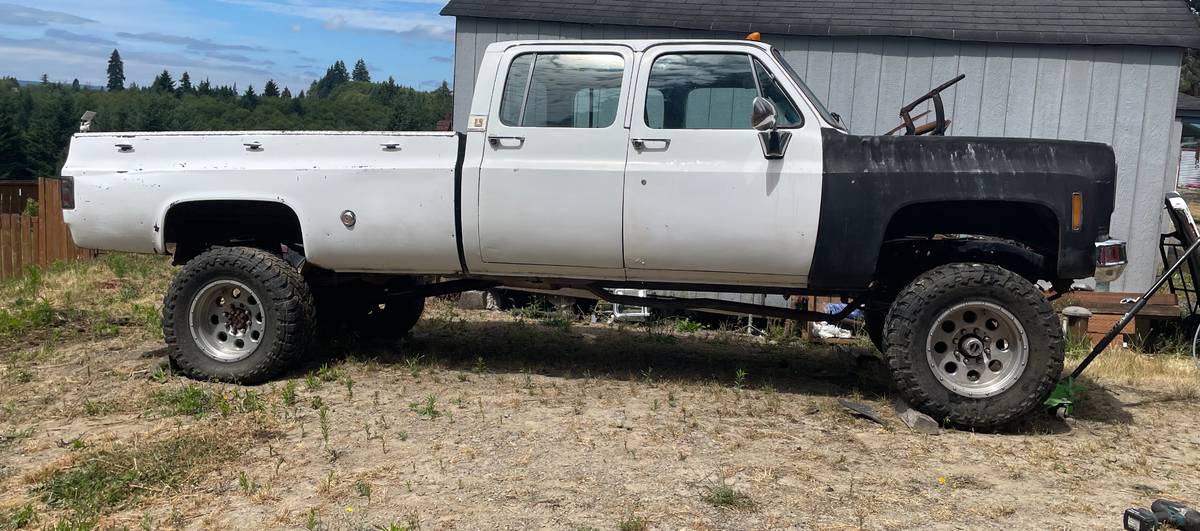 Gmc-sierra-2500-hd-crew-cab-1979-white-3