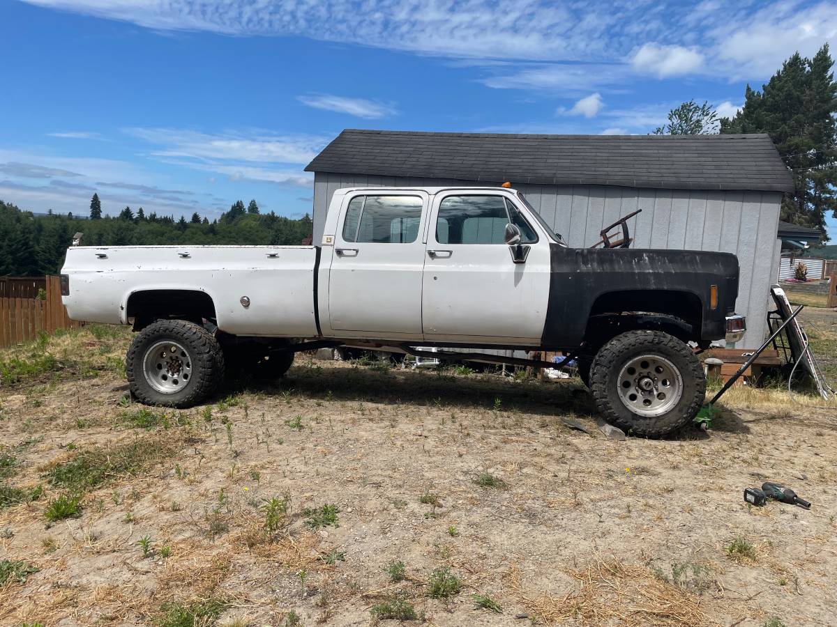 Gmc-sierra-2500-hd-crew-cab-1979-white-4