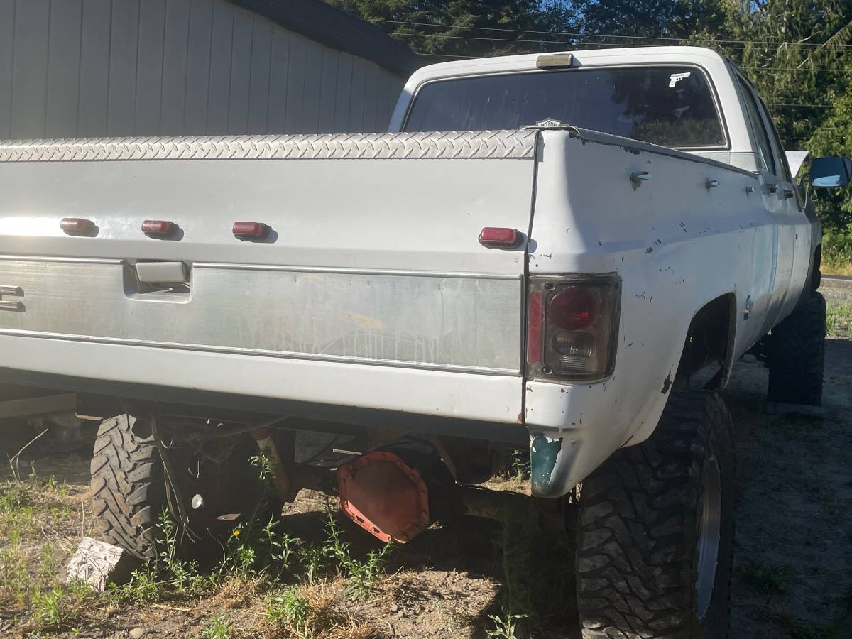 Gmc-sierra-2500-hd-crew-cab-1979-white