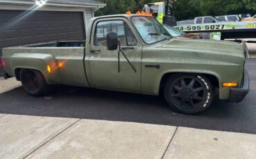Gmc-sierra-3500-1982-green-2