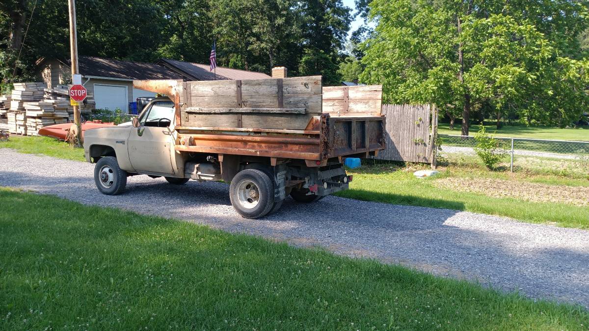 Gmc-sierra-3500hd-1987-custom-4