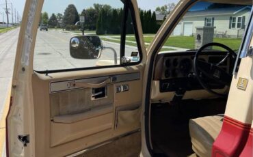 Gmc-sierra-c2500-classic-1985-red-3