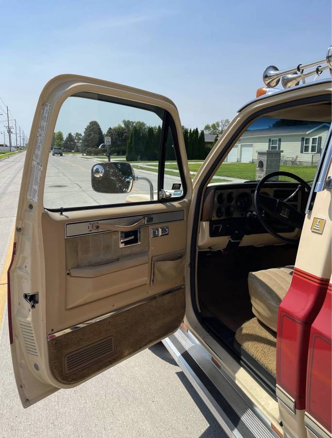 Gmc-sierra-c2500-classic-1985-red-3