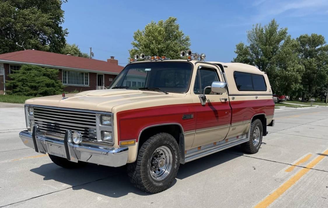 Gmc-sierra-c2500-classic-1985-red
