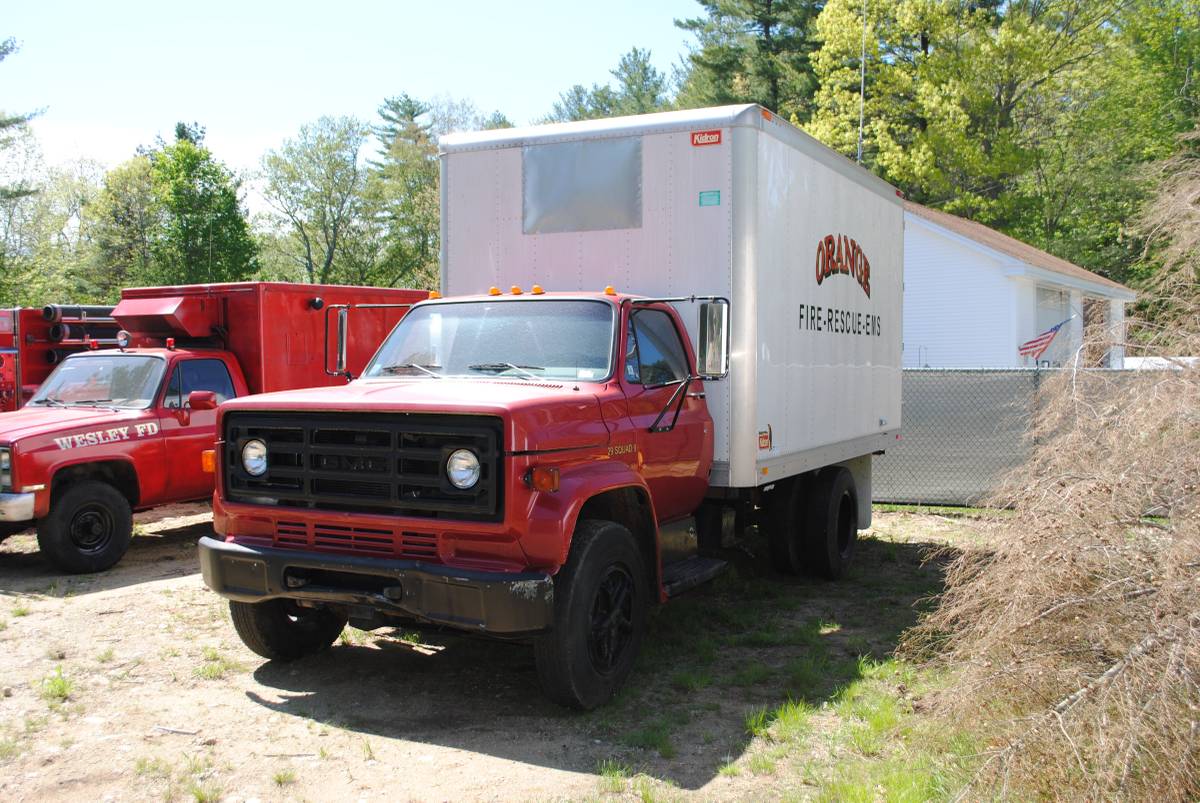 Gmc-sierra-c6000-diesel-1981-red-1