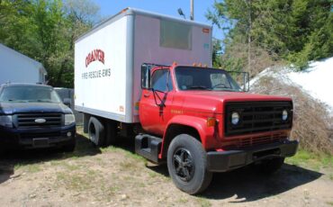 Gmc-sierra-c6000-diesel-1981-red