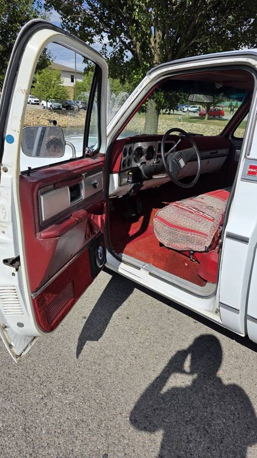 Gmc-sierra-classic-15-1980-white-13