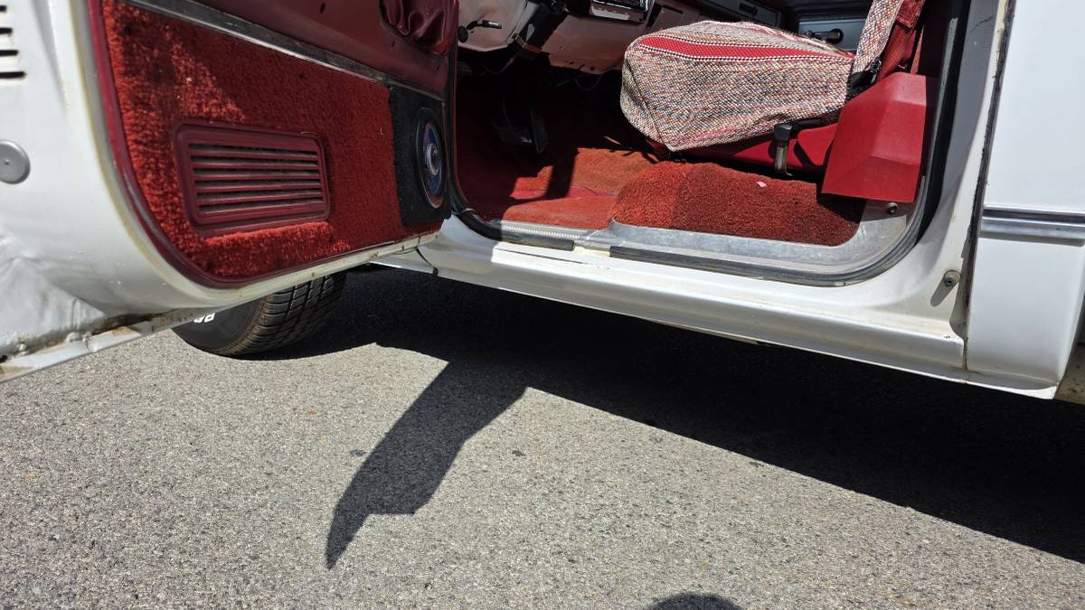 Gmc-sierra-classic-15-1980-white-14