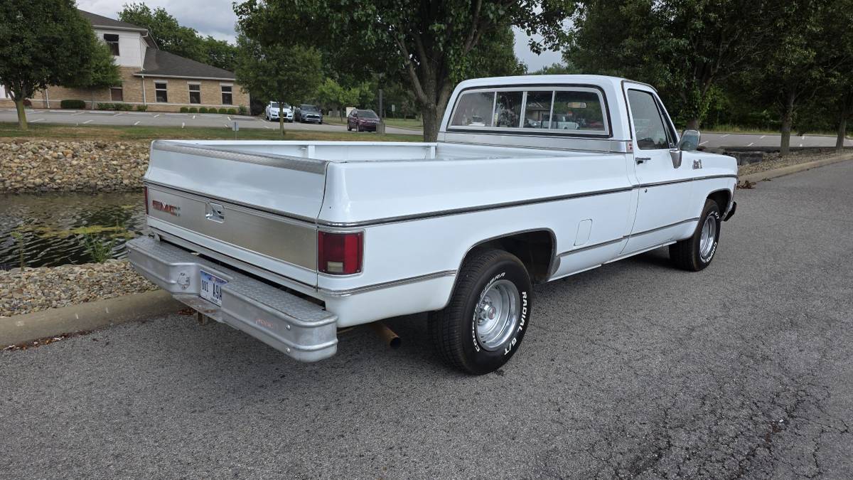 Gmc-sierra-classic-15-1980-white-3