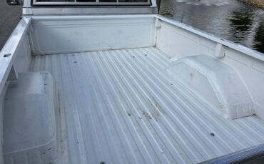 Gmc-sierra-classic-15-1980-white-5