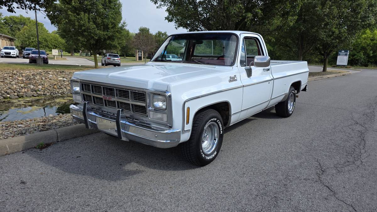 Gmc-sierra-classic-15-1980-white-9