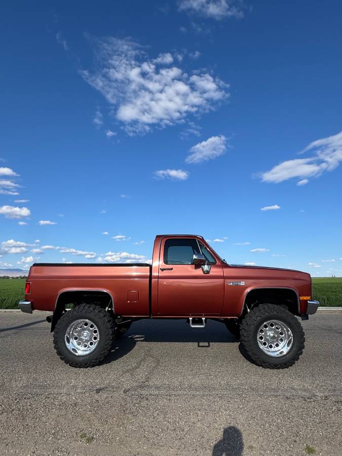 Gmc-sierra-classic-1986