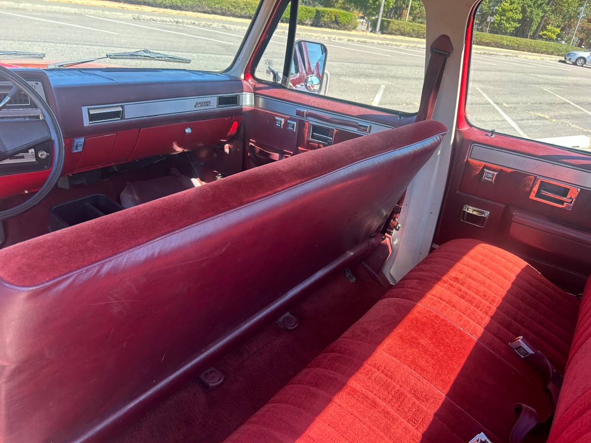Gmc-sierra-classic-3500-1984-10