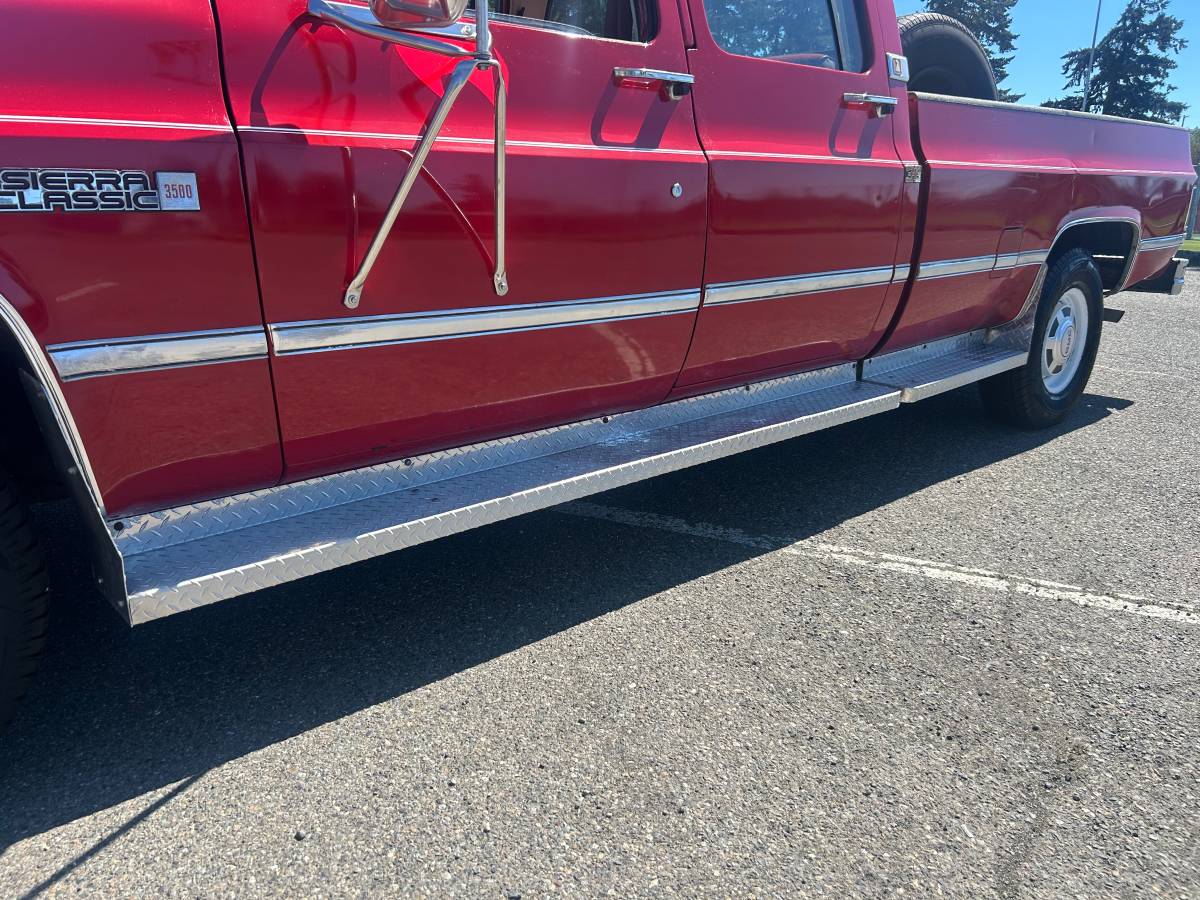 Gmc-sierra-classic-3500-1984-11