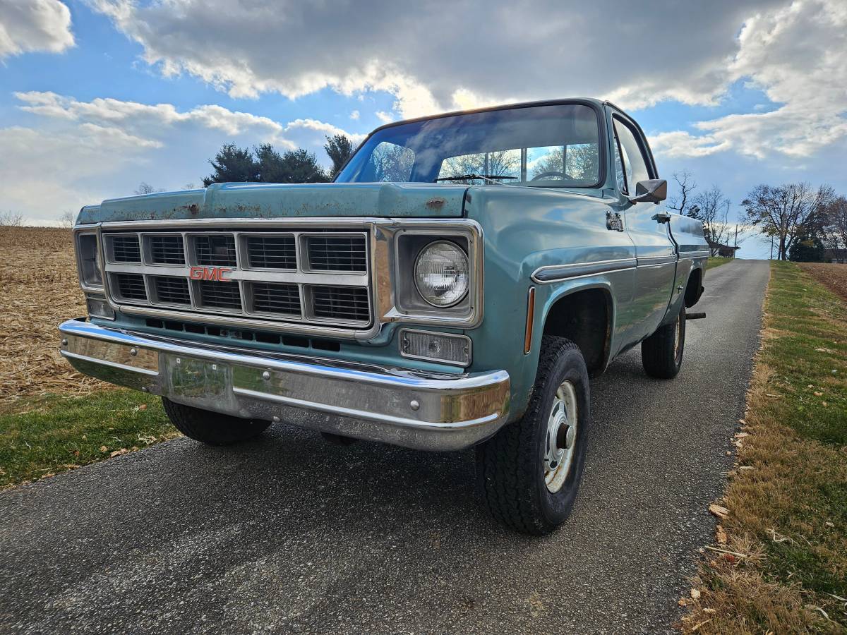 Gmc-sierra-grande-15-1977-green-1