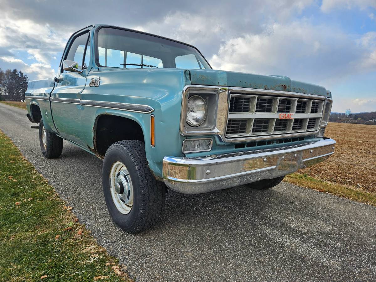 Gmc-sierra-grande-15-1977-green-3