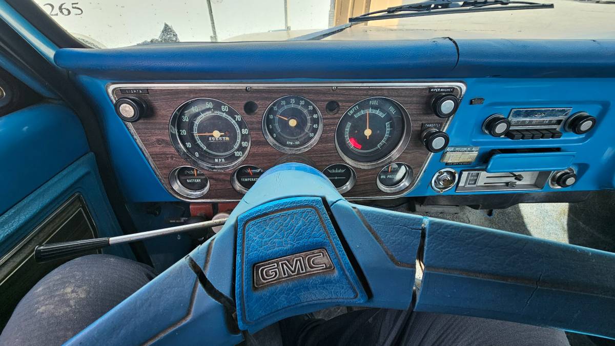 Gmc-sierra-grande-1972-blue-2