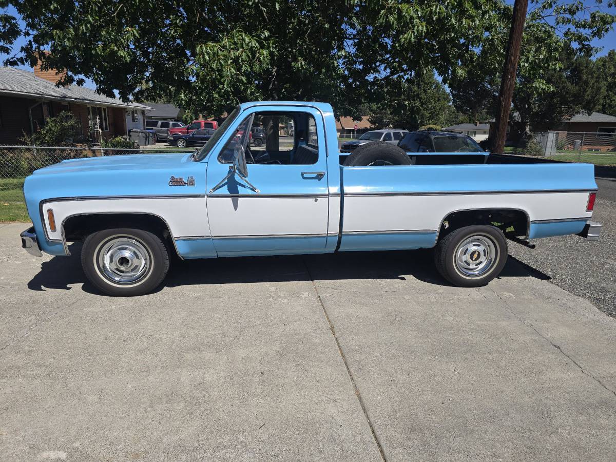 Gmc-sierra-grande-1975-blue-1