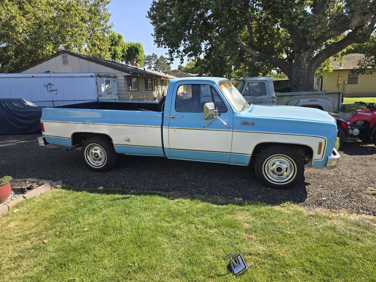 Gmc-sierra-grande-1975-blue-15