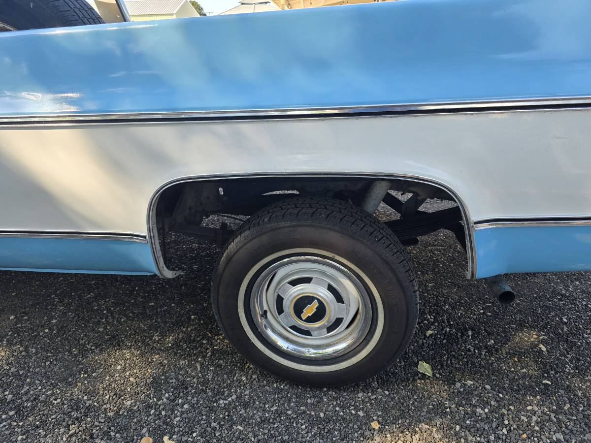 Gmc-sierra-grande-1975-blue-18