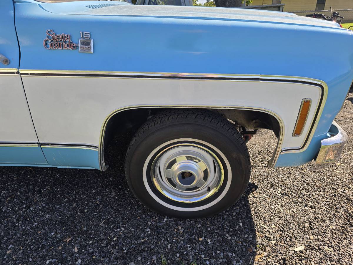 Gmc-sierra-grande-1975-blue-23