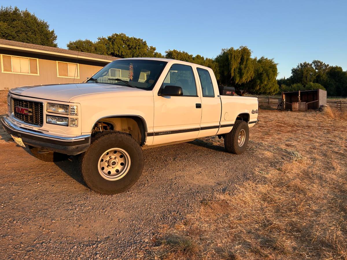 Gmc-sierra-sle-k1500-4x4-1995-white-2