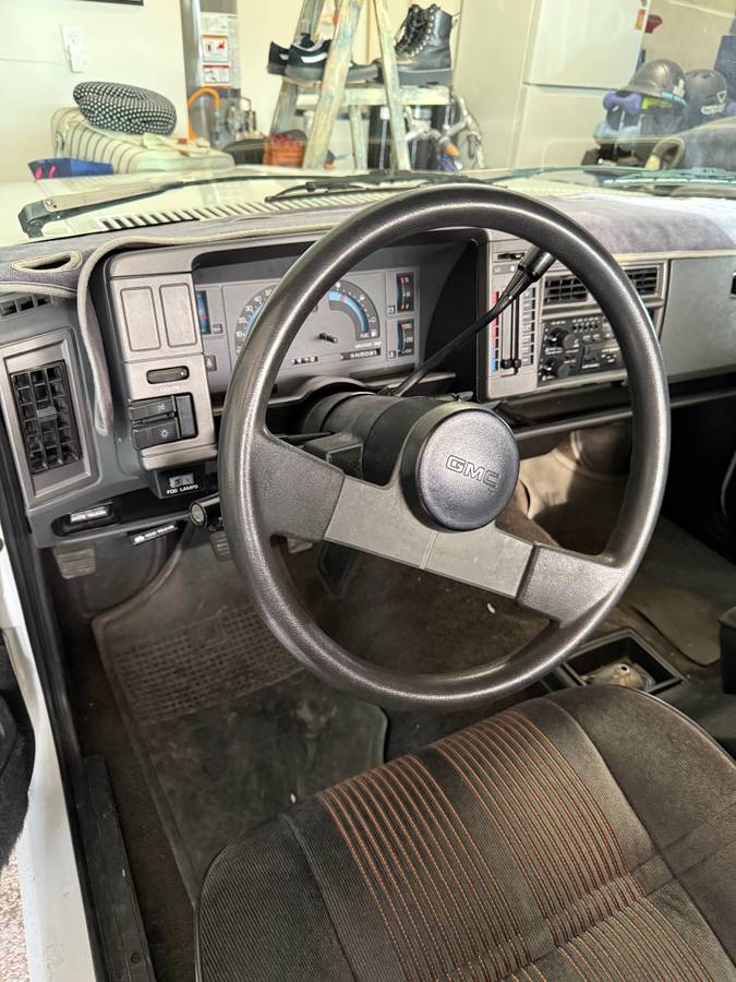 Gmc-sonoma-1991-white-3